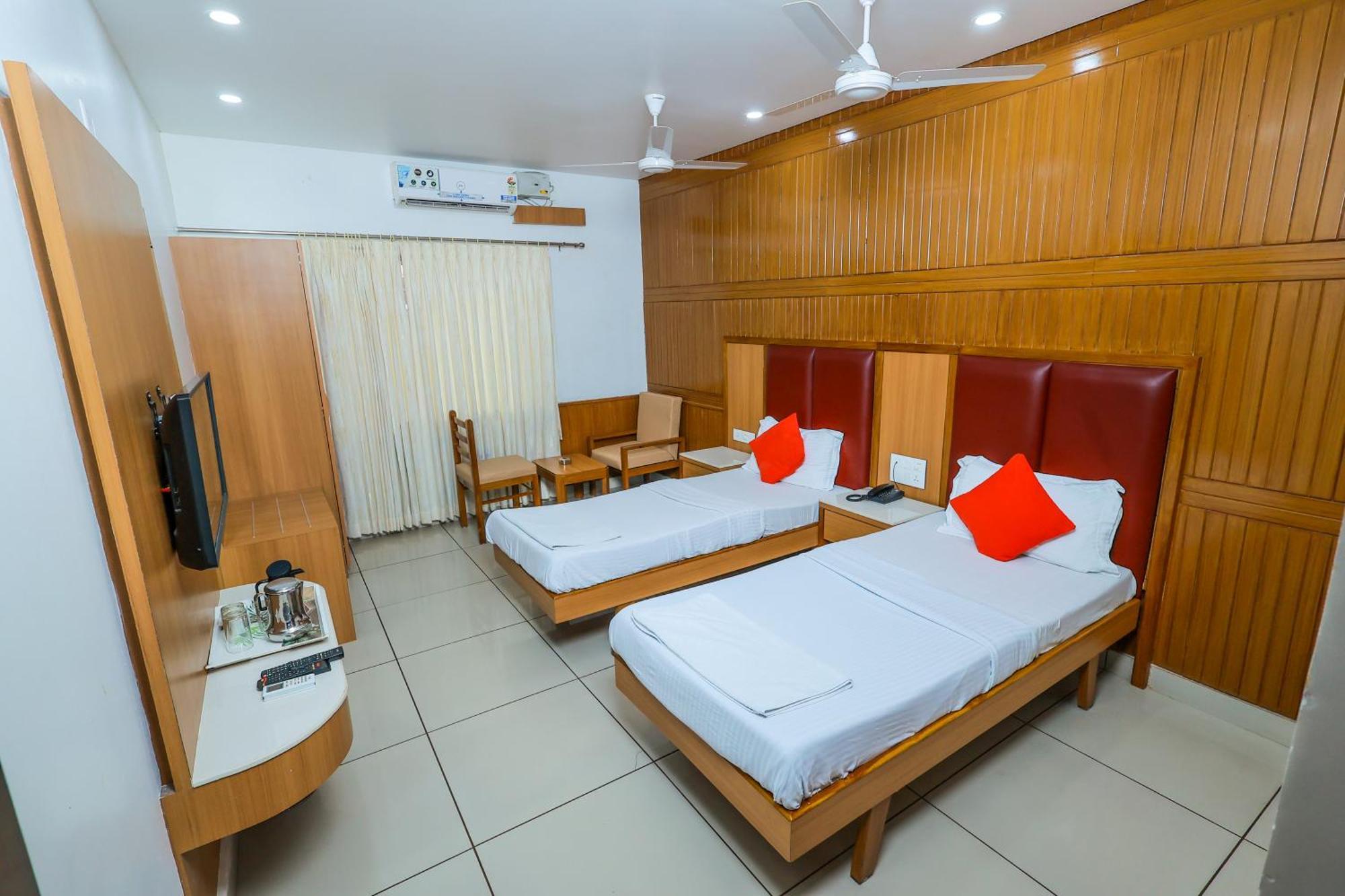 Hotel Janardana Udupi Exterior photo